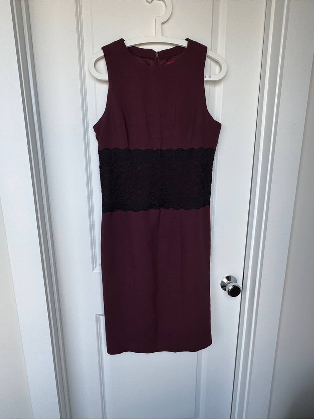 Sleeveless Wine Sheath Dress with Black Lace Waist